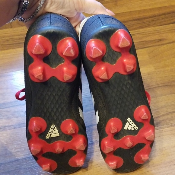 Adidas Boy's Classic Black Red Soccer Cleats Shoe - Picture 8 of 8